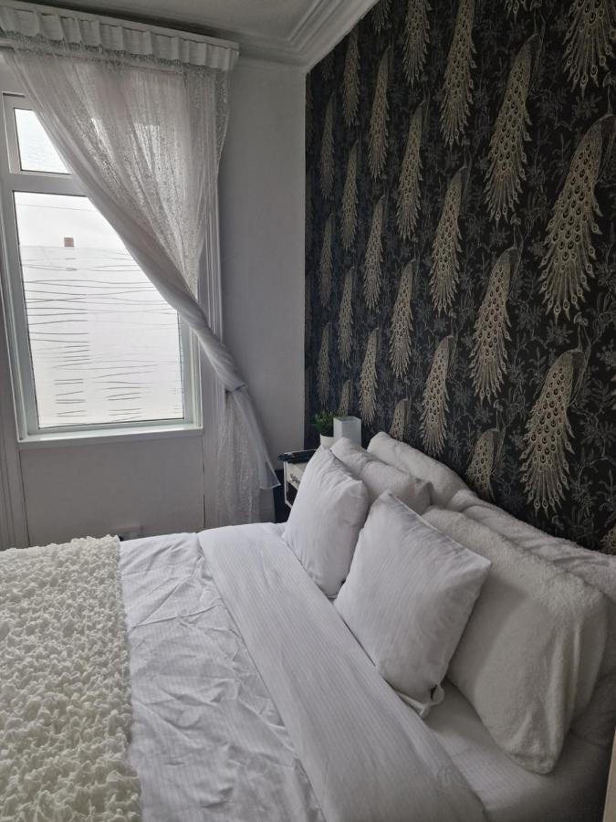 Double Rooms, Free Continental Breakfast, Pics And Full Address Sent After Booking, 2 Miles To City Centre Belfast Buitenkant foto