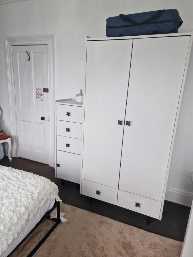 Double Rooms, Free Continental Breakfast, Pics And Full Address Sent After Booking, 2 Miles To City Centre Belfast Buitenkant foto